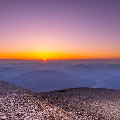 Ascension du Mont Ventoux de nuit pour observer le lever de soleil intégral depuis Sainte Colombe Ascension du Mont Ventoux de nuit pour observer le lever de soleil intégral depuis Sainte Colombe