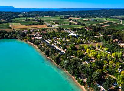 Camping de l'Étang de la Bonde à Cabrières d'Aigues