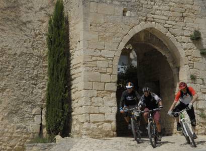 Grande traversée de Vaucluse en VTT - Etape 5 De Saint-Saturnin-les-Apt à Fontaine-de-Vaucluse
