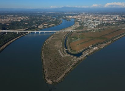 Randonnée pédestre - Parcours zone de la Confluence - La rencontre mythique du fleuve maître, le Rhône et de la capricieuse Durance.