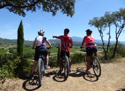 Malaucène et ses alentours, évasion à travers les époques : Balade accompagnée à vélo