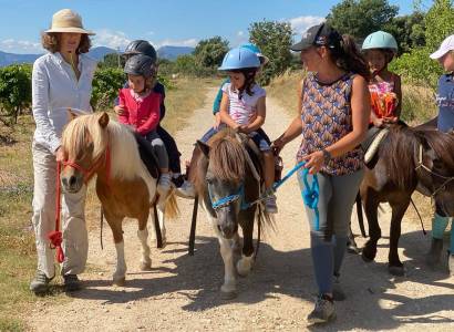 Balade à poney ou cheval avec Lucky Horse