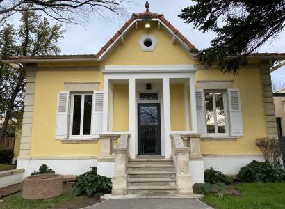 Bibliothèque Takaya