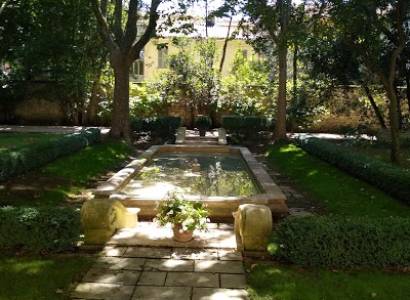 Visite de l'ancienne orangerie de l'hôtel Galéans des Issarts