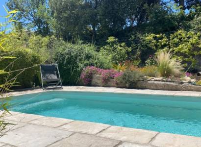 Les gîtes de la Fontaine de Jonquier "l'instant provençal"