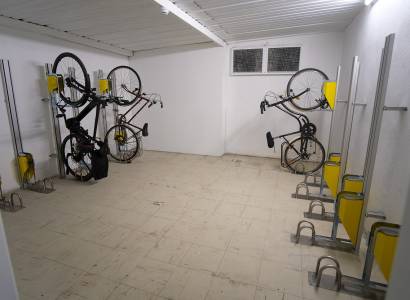 Parking du Palais des Papes - local à vélo