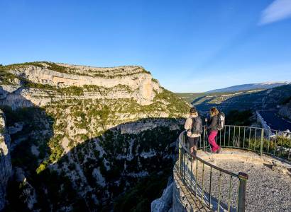 MONIEUX - Les gorges de La Nesque