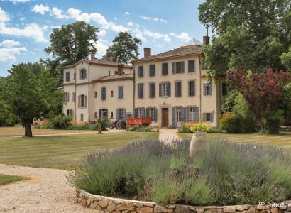 Sentier jeu de piste au coeur du vignoble au château  Clapier