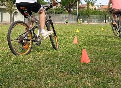 Atelier de sensibilisation : bons gestes à adopter avec les enfants à vélo