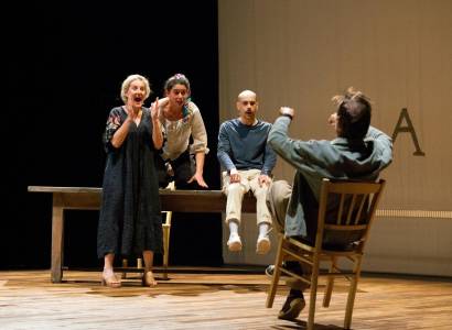 Théâtre - D'autres familles que la mienne