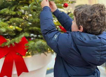 Grand Sapin Magique : viens le décorer !