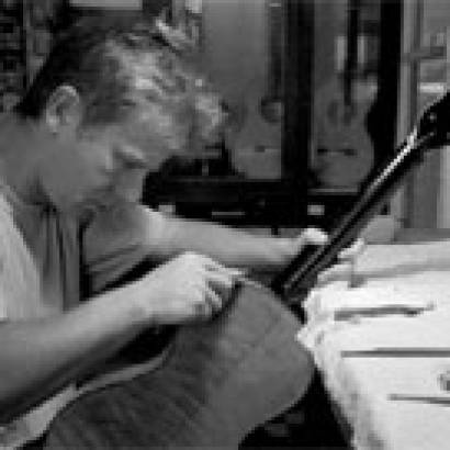 Christopher Schuetz - Master luthier