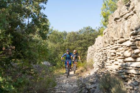 Mountainbikeroute n°43 – Van het cederbos naar het Croix de Lagnes