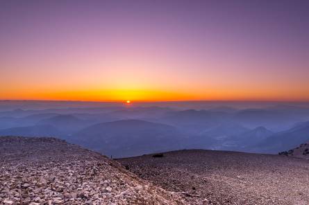 Ascension du Mont Ventoux de nuit pour observer le lever de soleil intégral depuis Sainte Colombe